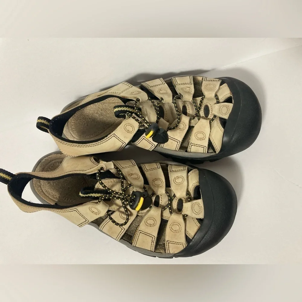 Keen anti odor anatomic footbed sandals tan black 7.5